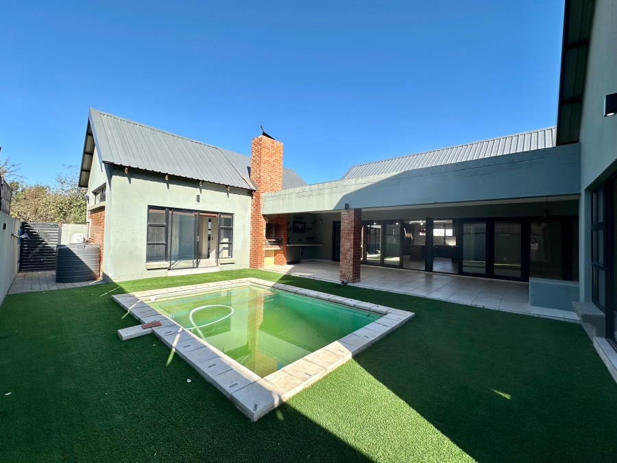 5 Bedroom Property for Sale in Leloko Lifestyle Estate North West